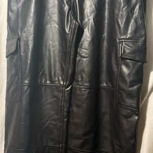 Abercrombie & Fitch Vegan Leather The 90s Relaxed High-Rise Cargo Pants Black 32